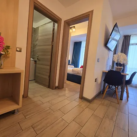 Sea Breeze Double - Pool & Langa Plaja Daire